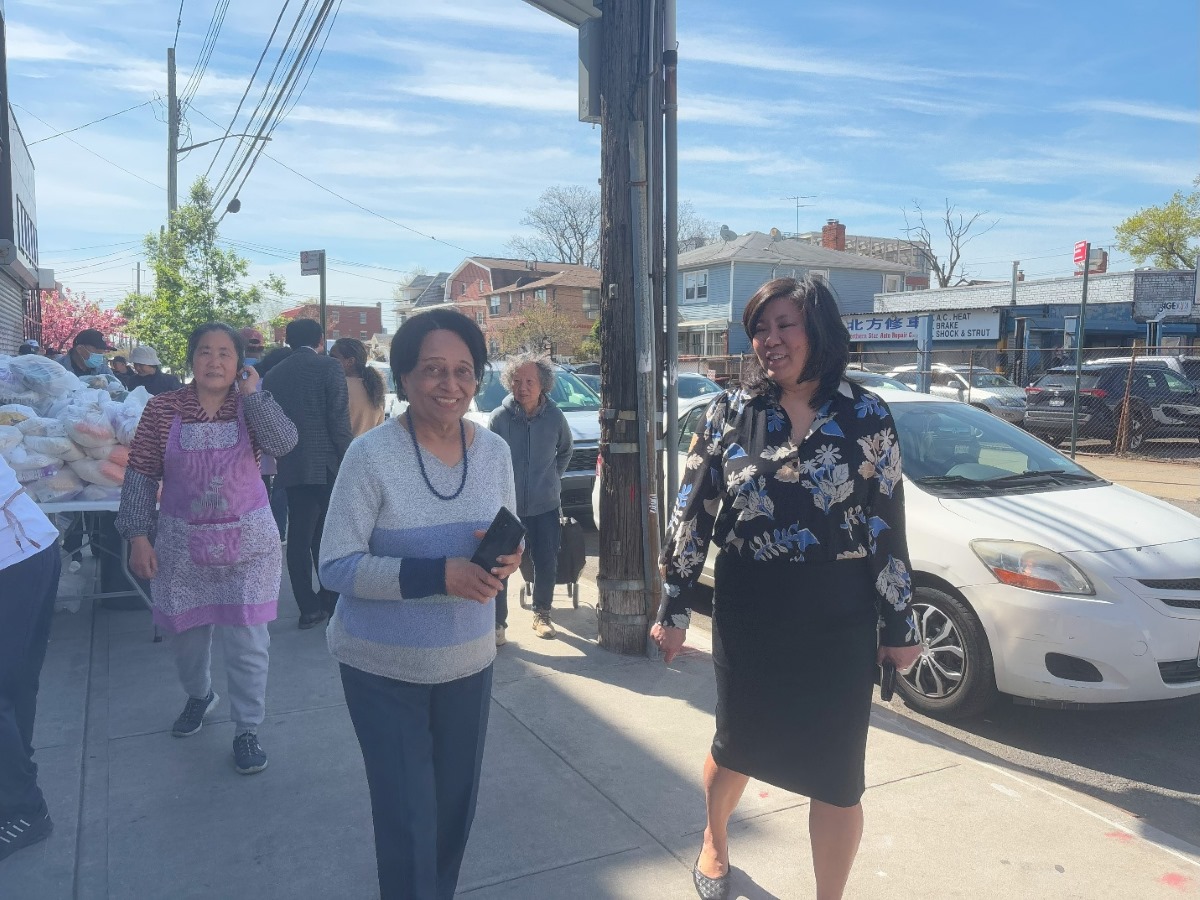 Congresswoman Grace Meng Visits SACSS’ Food Pantry