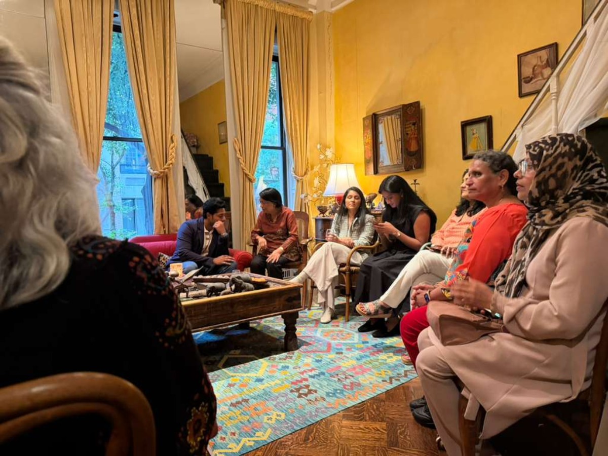 
SACSS Joins Gloria Steinem for an Intimate Conversation on Women's Economic Power
